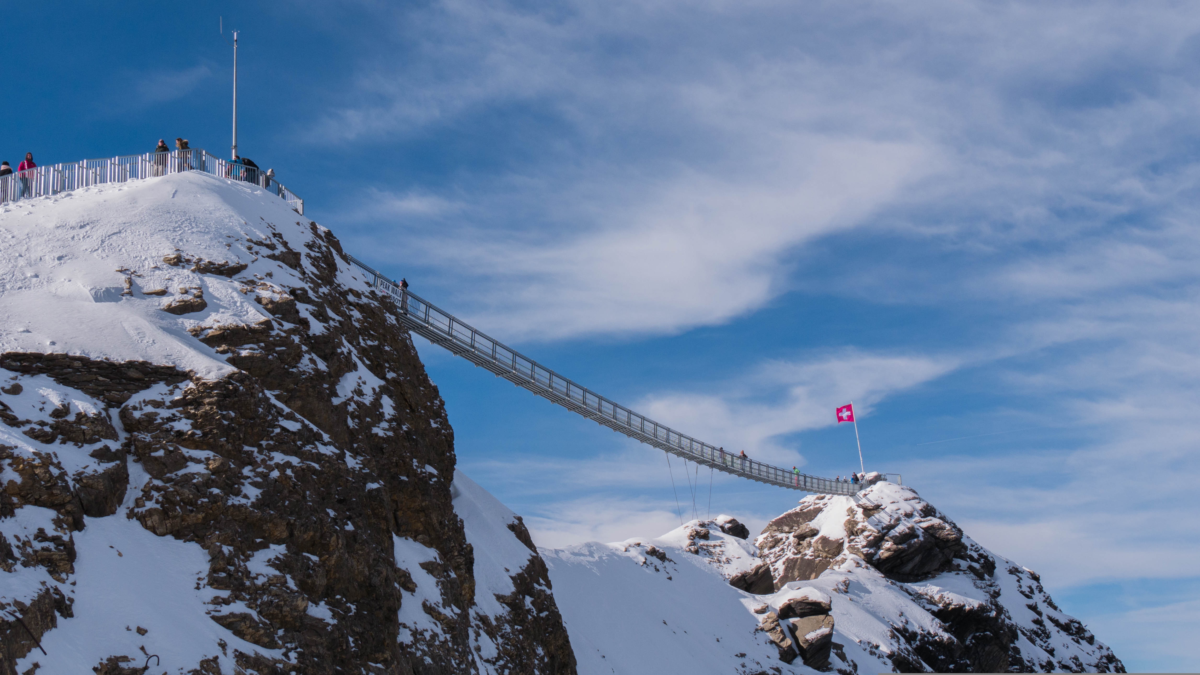 image of the Glacier3000 bridge